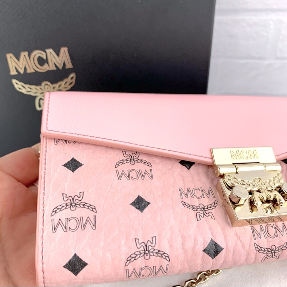 NEW! MCM Visetos Pink Diamond Pattern Tracy Wallet Chain Crossbody Bag $550 - Picture 6 of 16